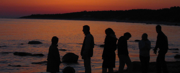 Photo: Stock Image Family Silhouette Sunset
