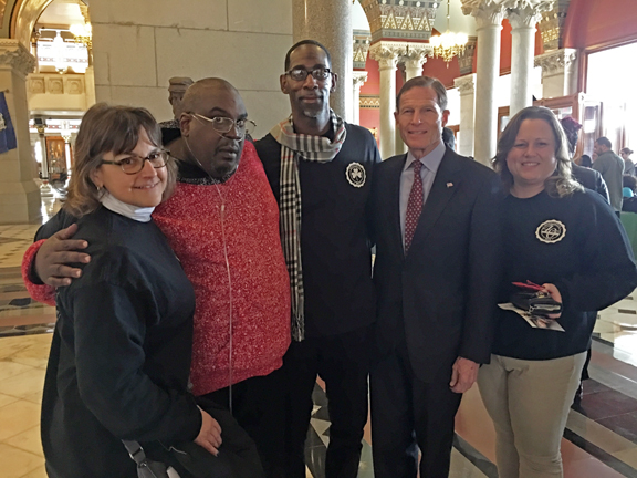 Image of Dungarvin CT Team with Senator Blumenthal at Opioid Awareness